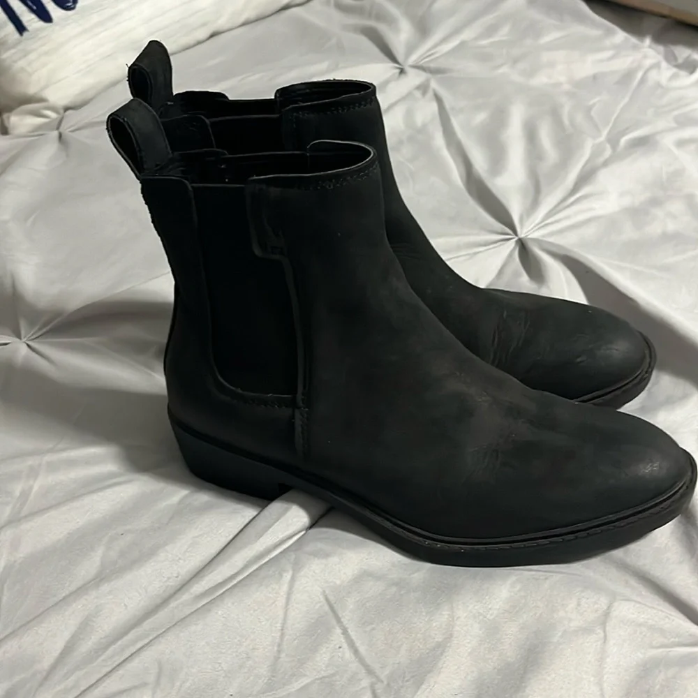 UGG Emmeth Waterproof Leather Chelsea Boots Black Size 7 - Picture 1 of 3